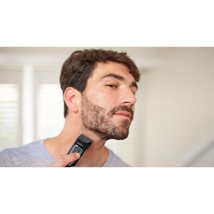 Comprar Cortapelos 8 en 1 Philips Multigroom Series 3000 MG 3730 15 con Bateria 11 Accesorios MaxMovil